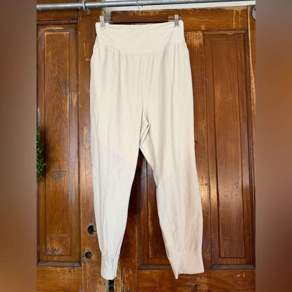 Old Navy Cream High-Rise Active Joggers